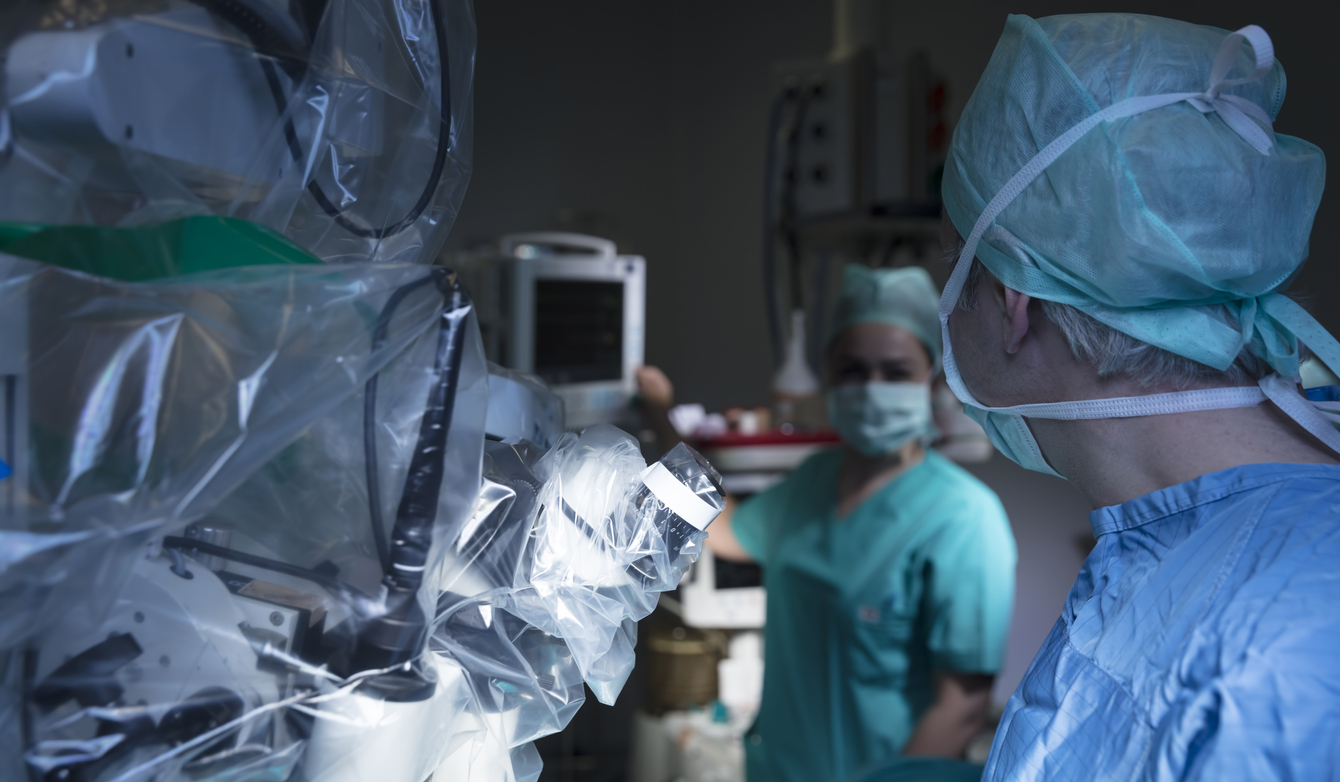 Surgeon with surgical robot