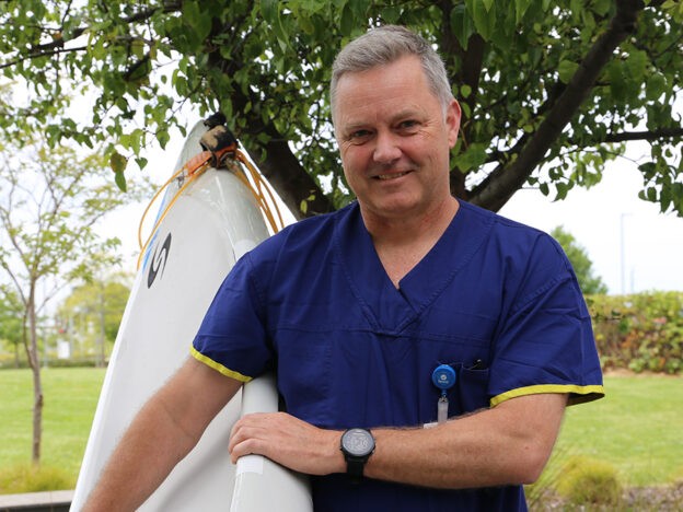 Gastroenterologist on a paddleboard rescues teens from ocean rip